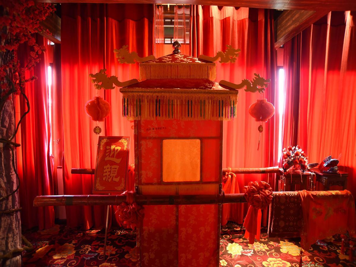 Vegas Cultural Hotel Chengdu Bagian luar foto