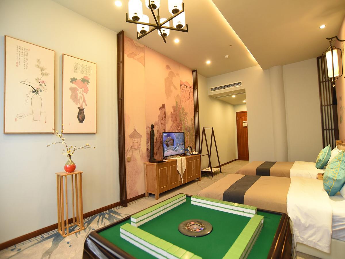 Vegas Cultural Hotel Chengdu Bagian luar foto