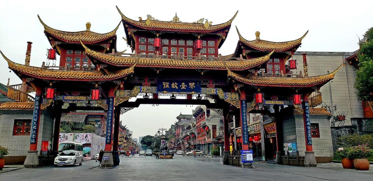 Vegas Cultural Hotel Chengdu Bagian luar foto